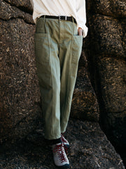 Organic Cotton Barrel Trouser in Bayleaf Green - Croft
