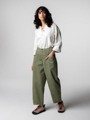 Organic Cotton Barrel Trouser in Bayleaf Green - Croft
