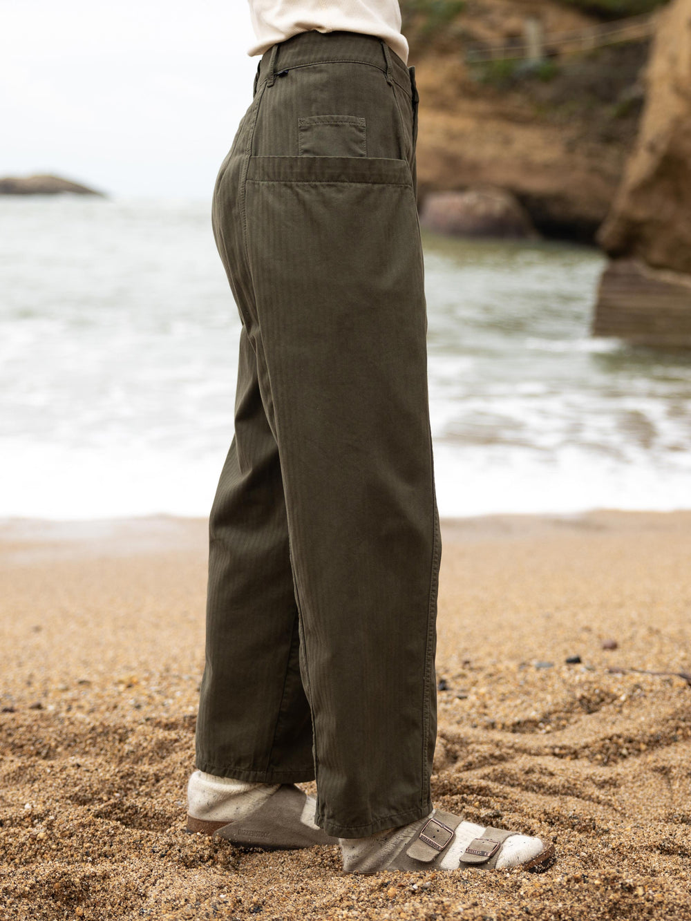Organic Cotton Barrel Trouser in Olive - Croft