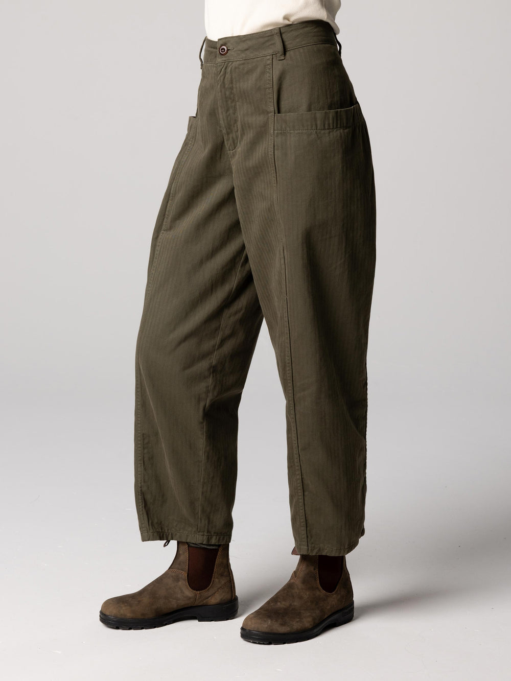 Organic Cotton Barrel Trouser in Olive - Croft