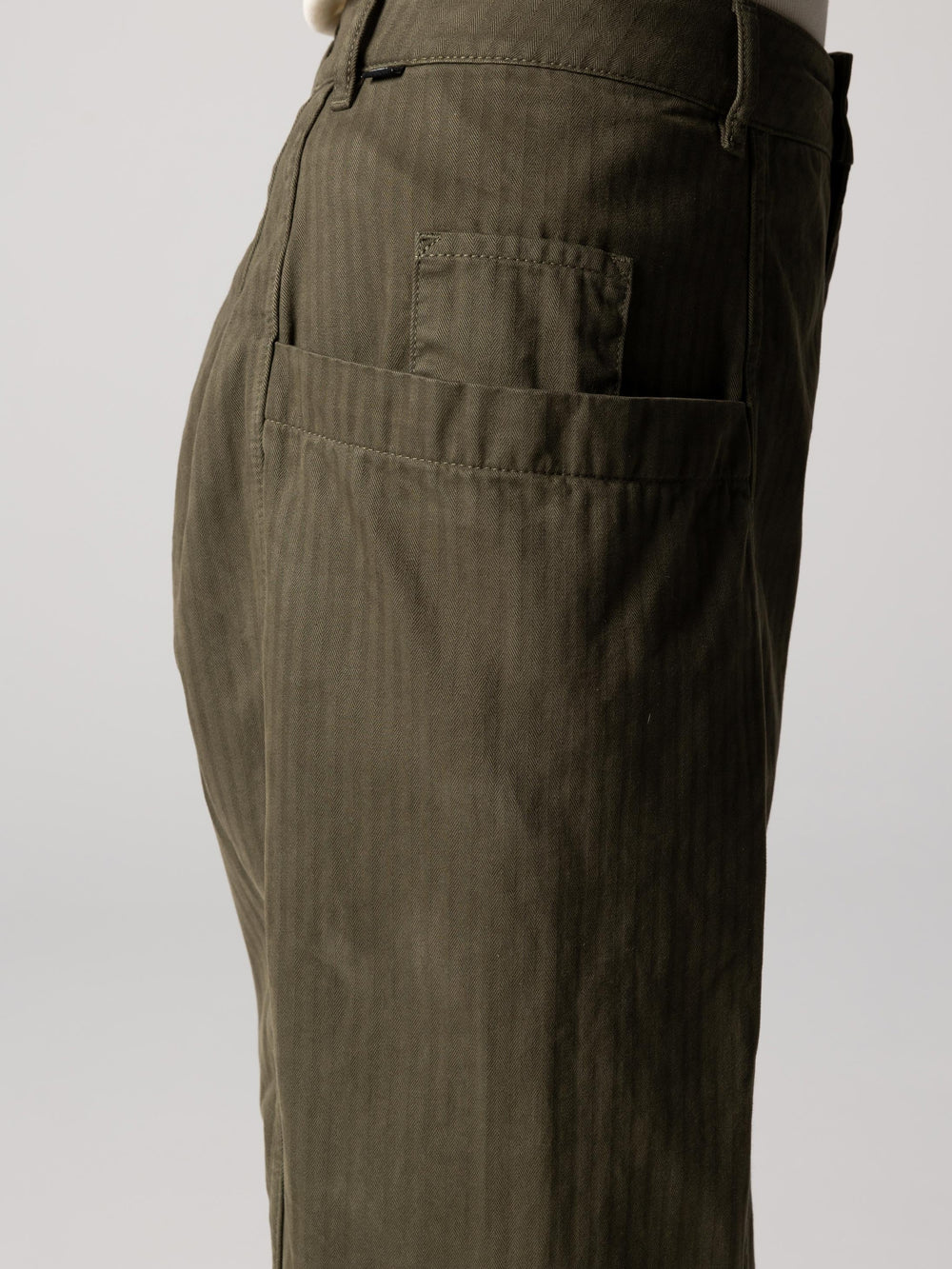 Organic Cotton Barrel Trouser in Olive - Croft