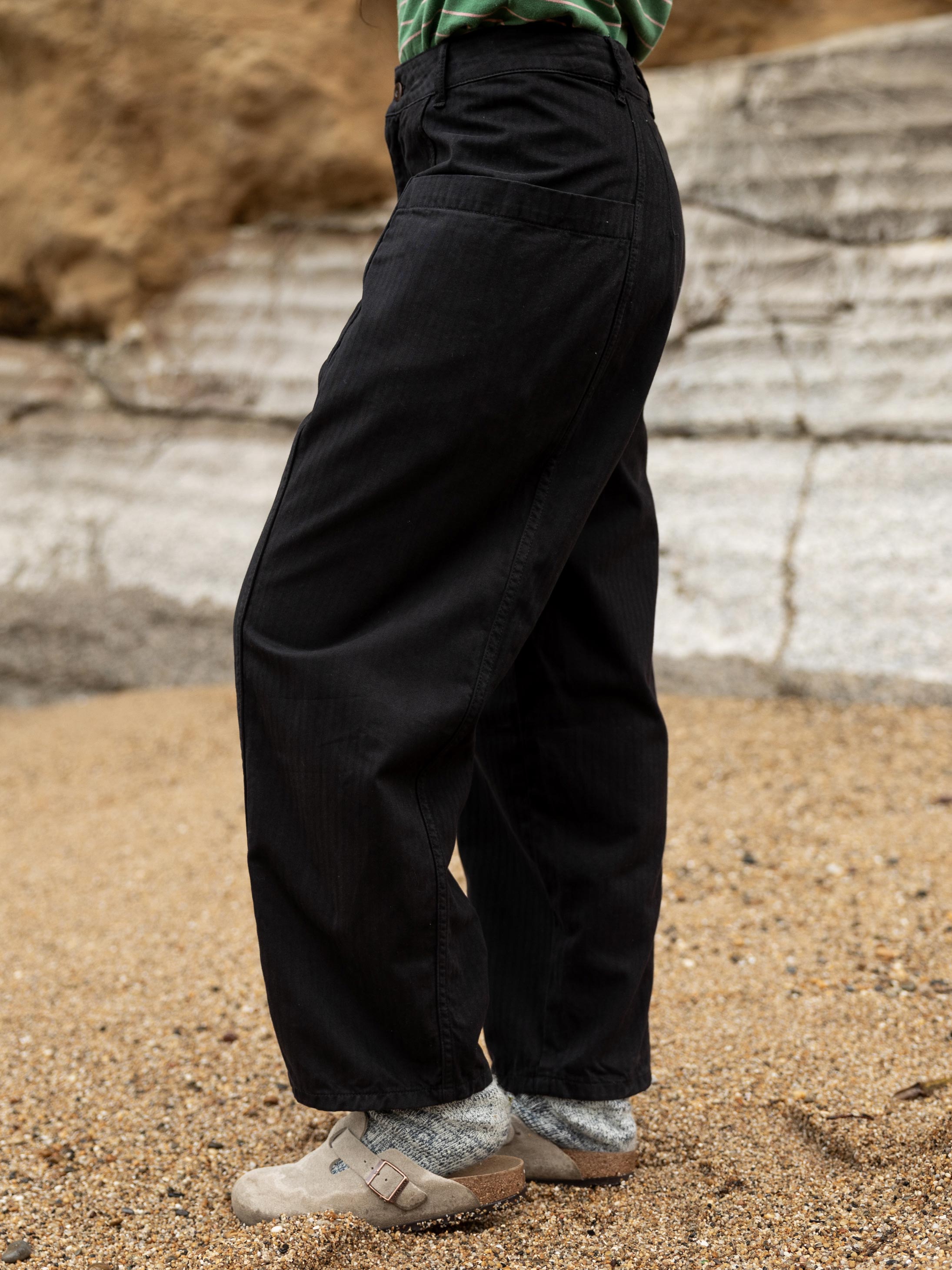 Organic Cotton Barrel Trouser in Black - Croft