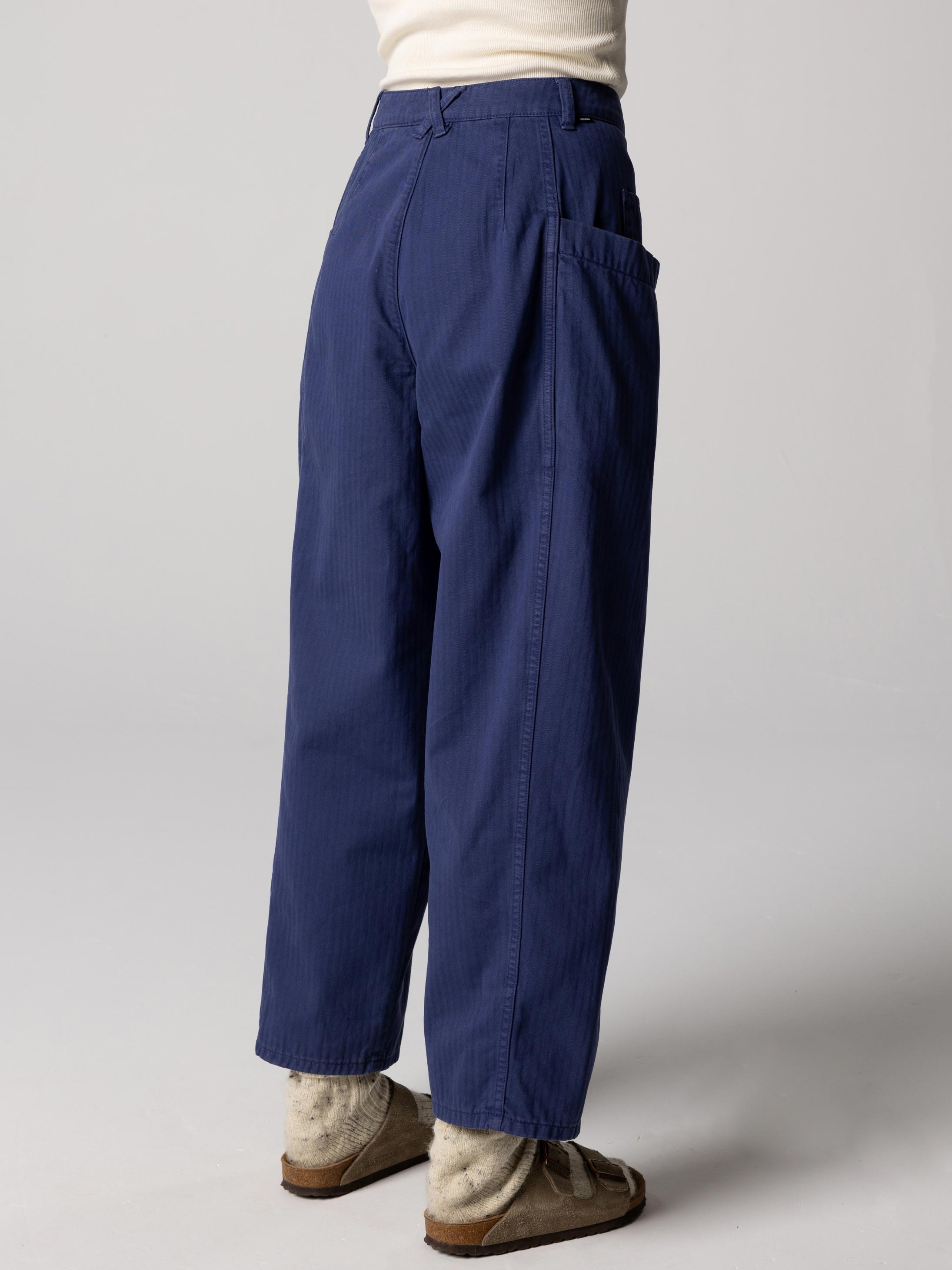 Organic Cotton Barrel Trouser in Navy - Croft
