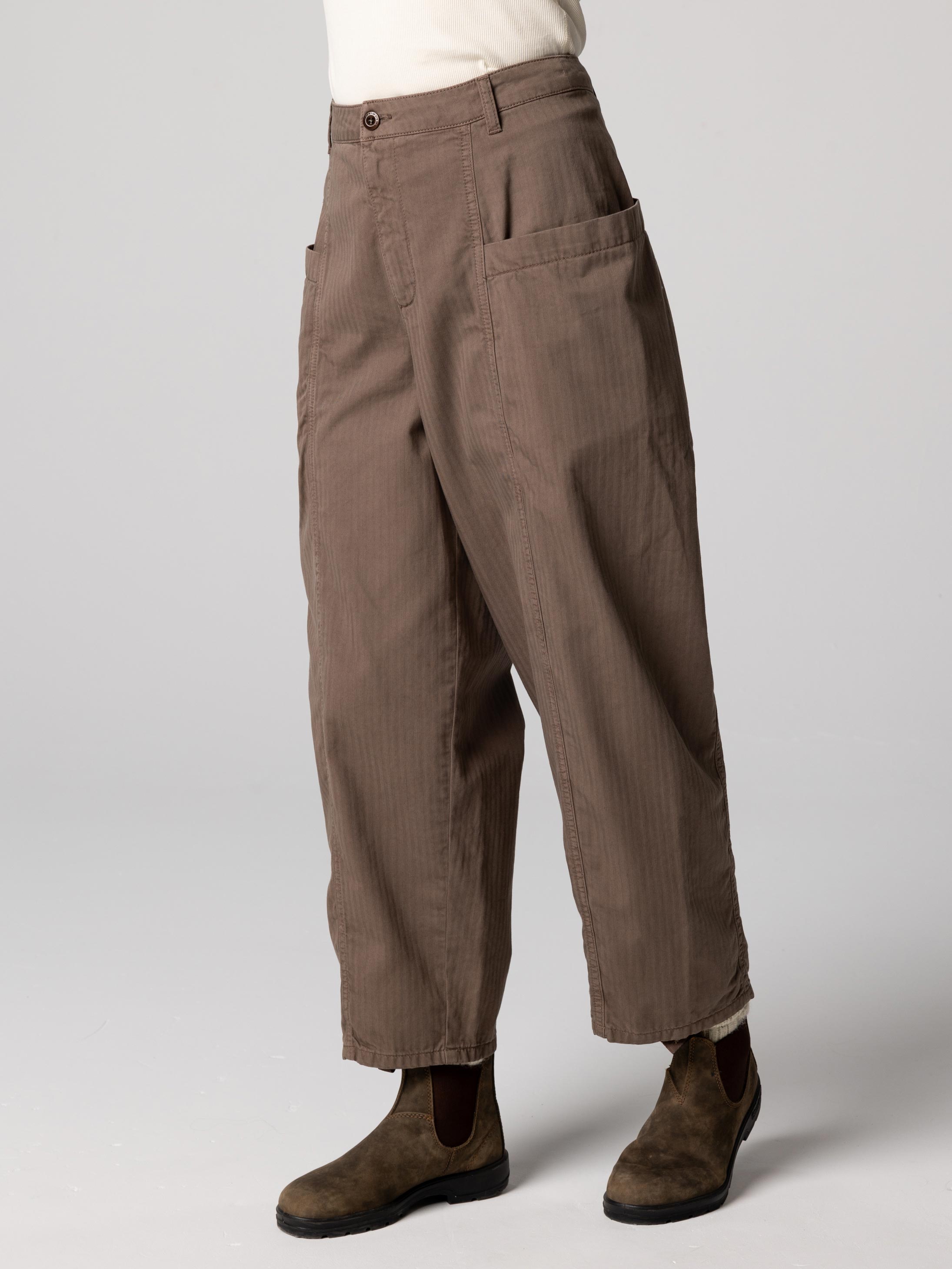 Organic Cotton Barrel Trouser in Brown - Croft