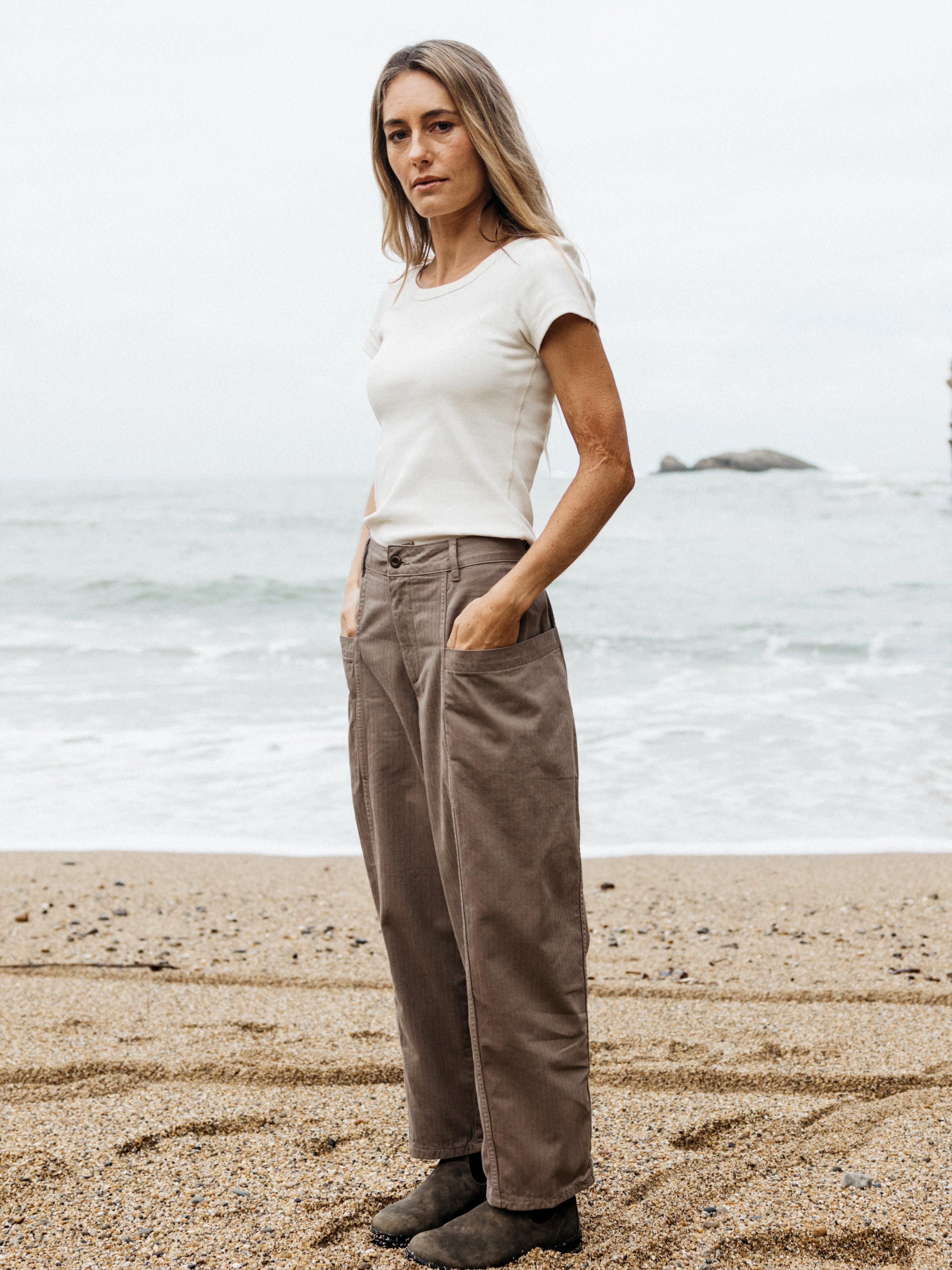 Organic Cotton Barrel Trouser in Brown - Croft