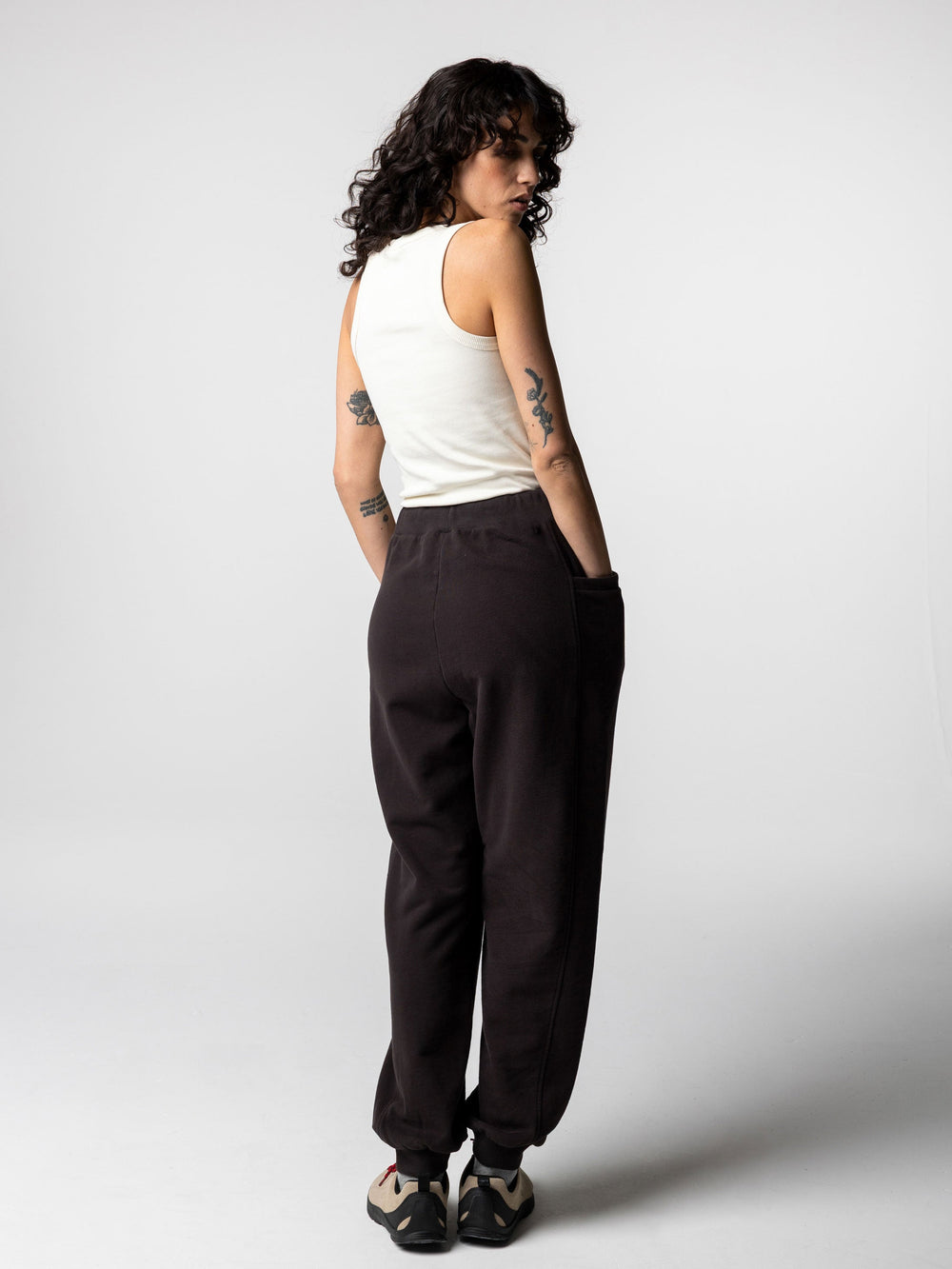 Awen Jogger in Burnt Umber