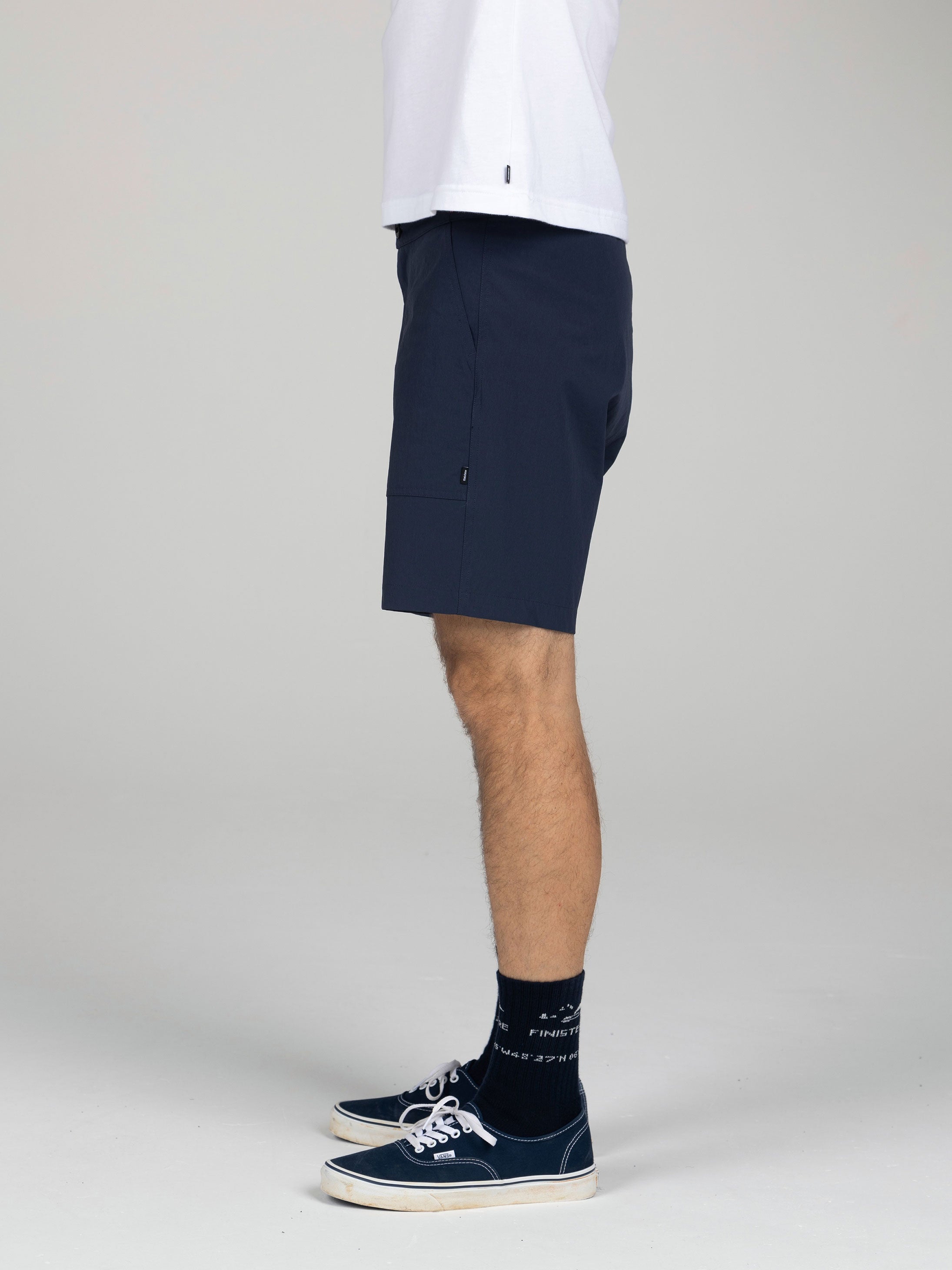 Walker Hybrid Short in Navy