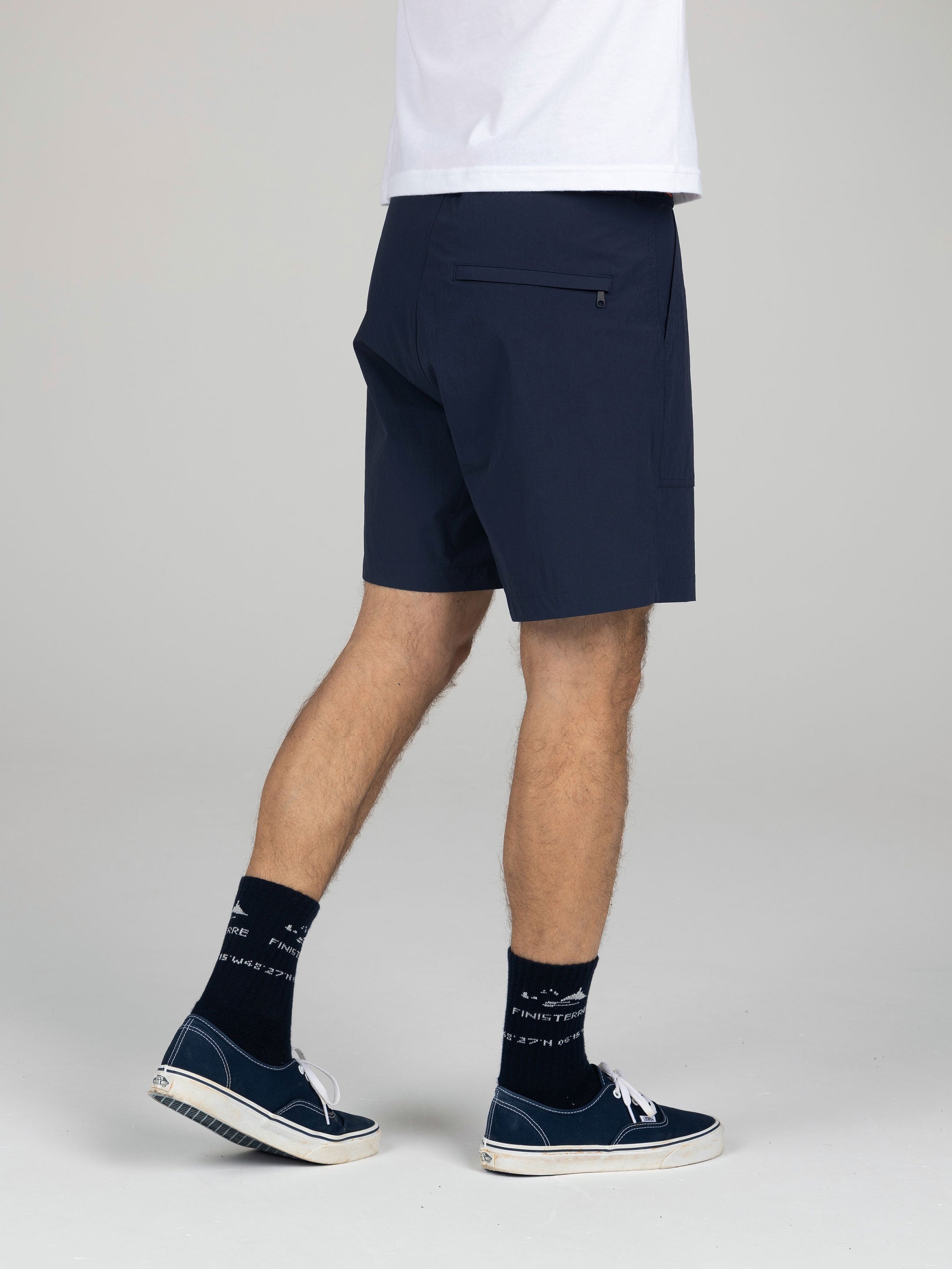 Walker Hybrid Short in Navy