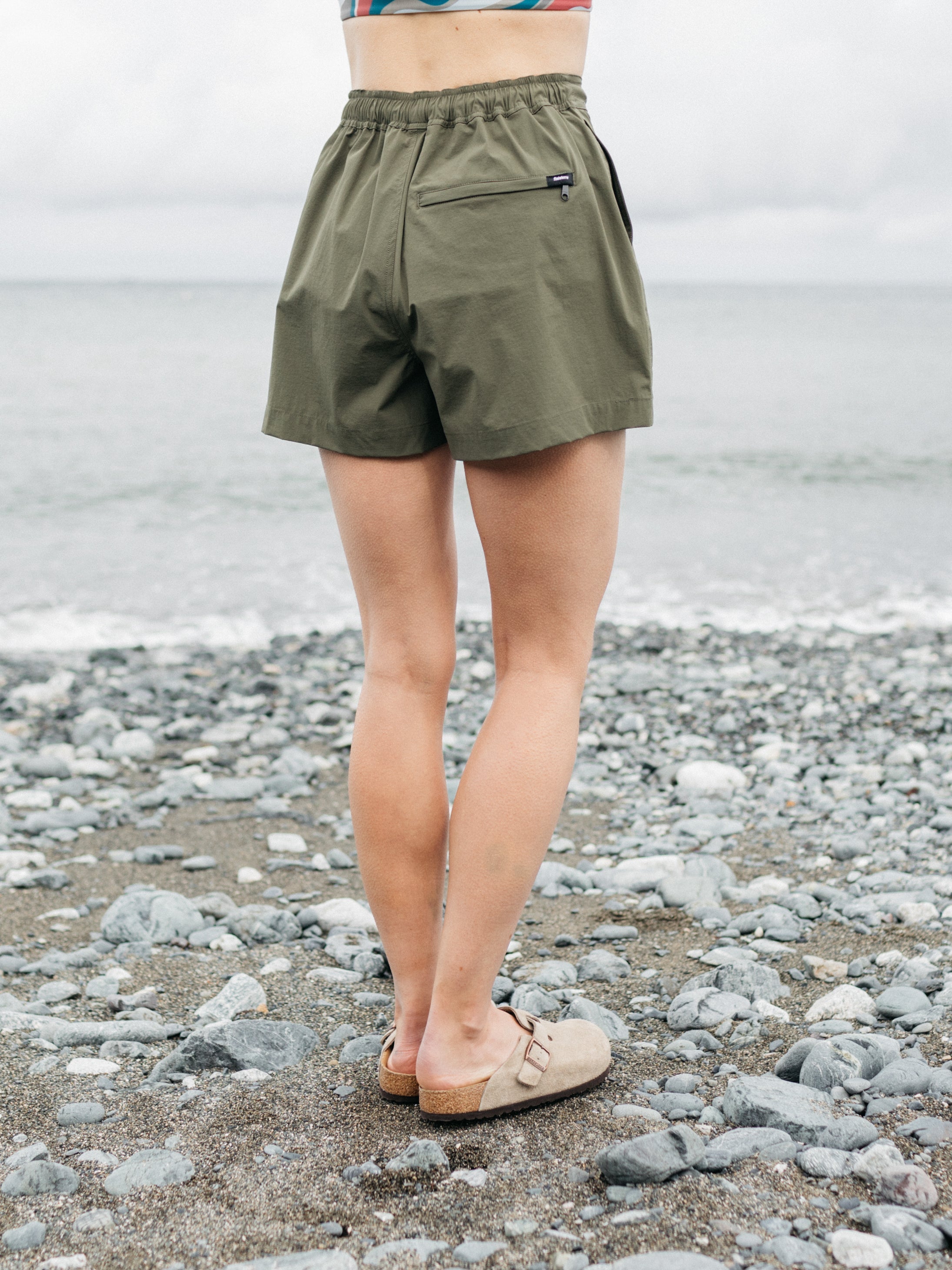 Recycled Hybrid Short in Olive - Walker