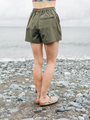 Recycled Hybrid Short in Olive - Walker