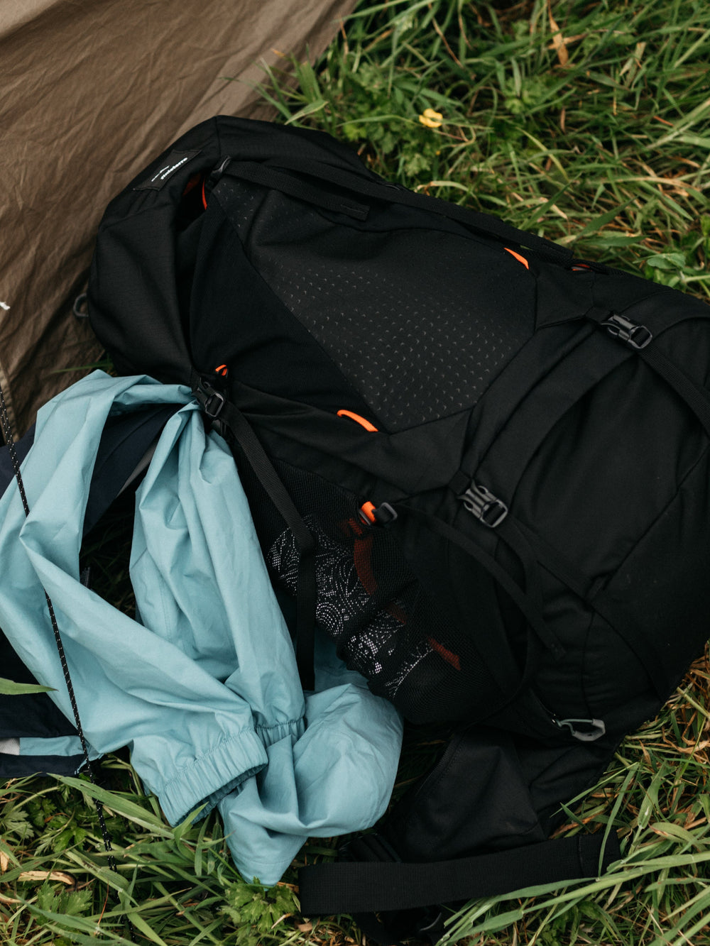 Finisterre + Gregory  Stout 55 Rucksack - Black