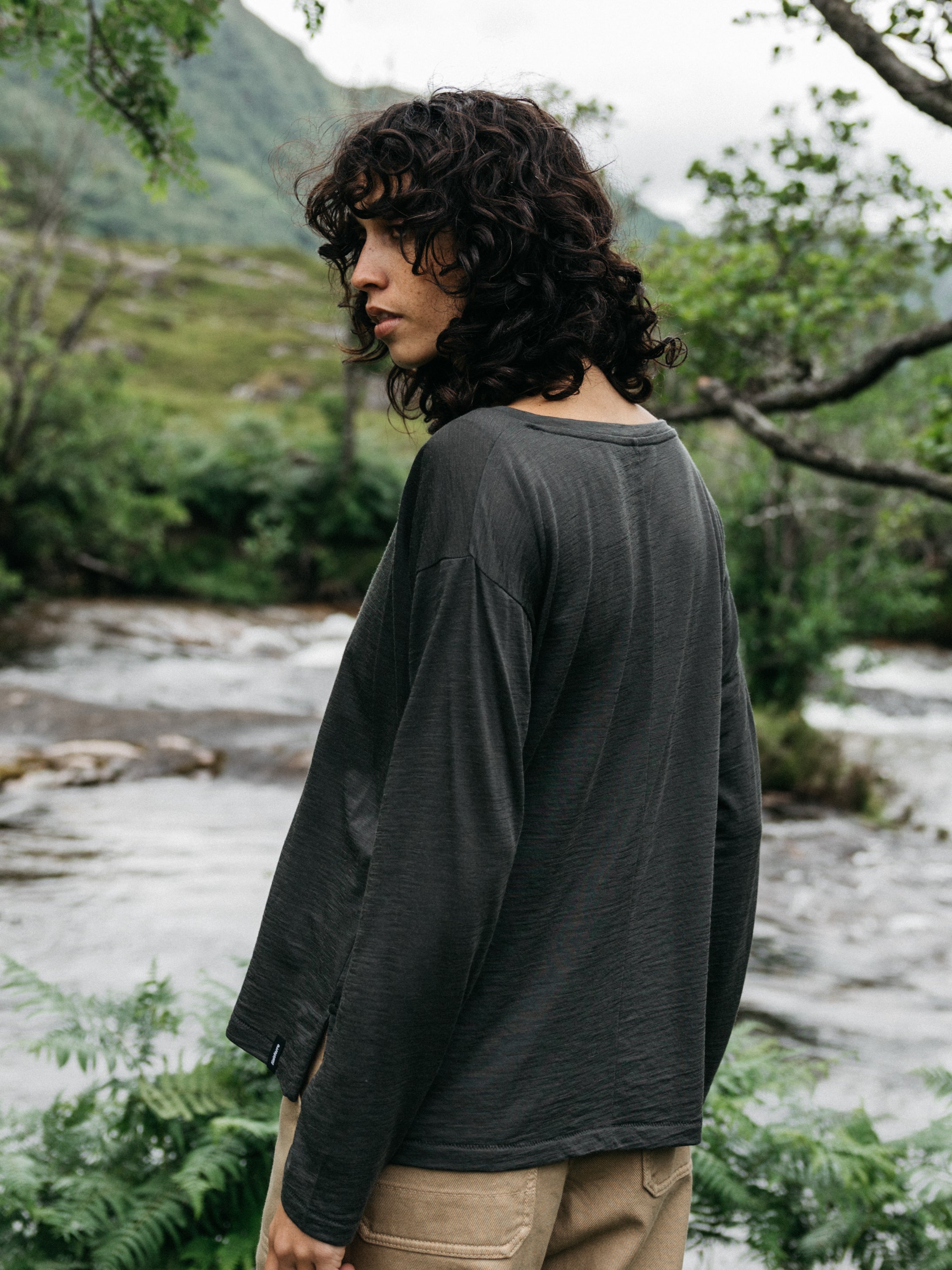 Merino Long Sleeve Baselayer in Raven Black - Seeker