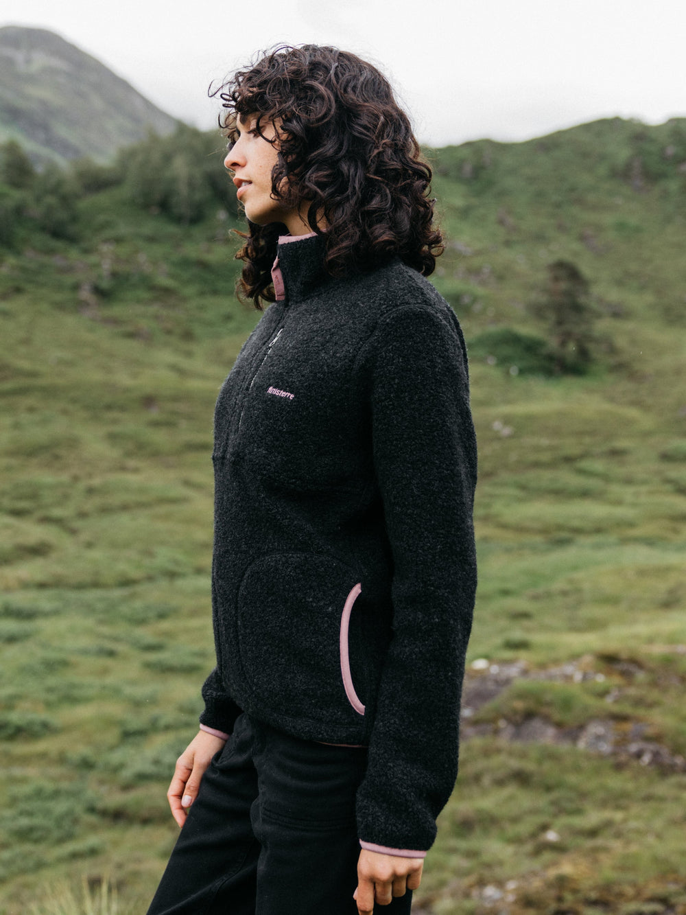 Recycled Wool 1/4 Zip Fleece in Raven Black - Hegen