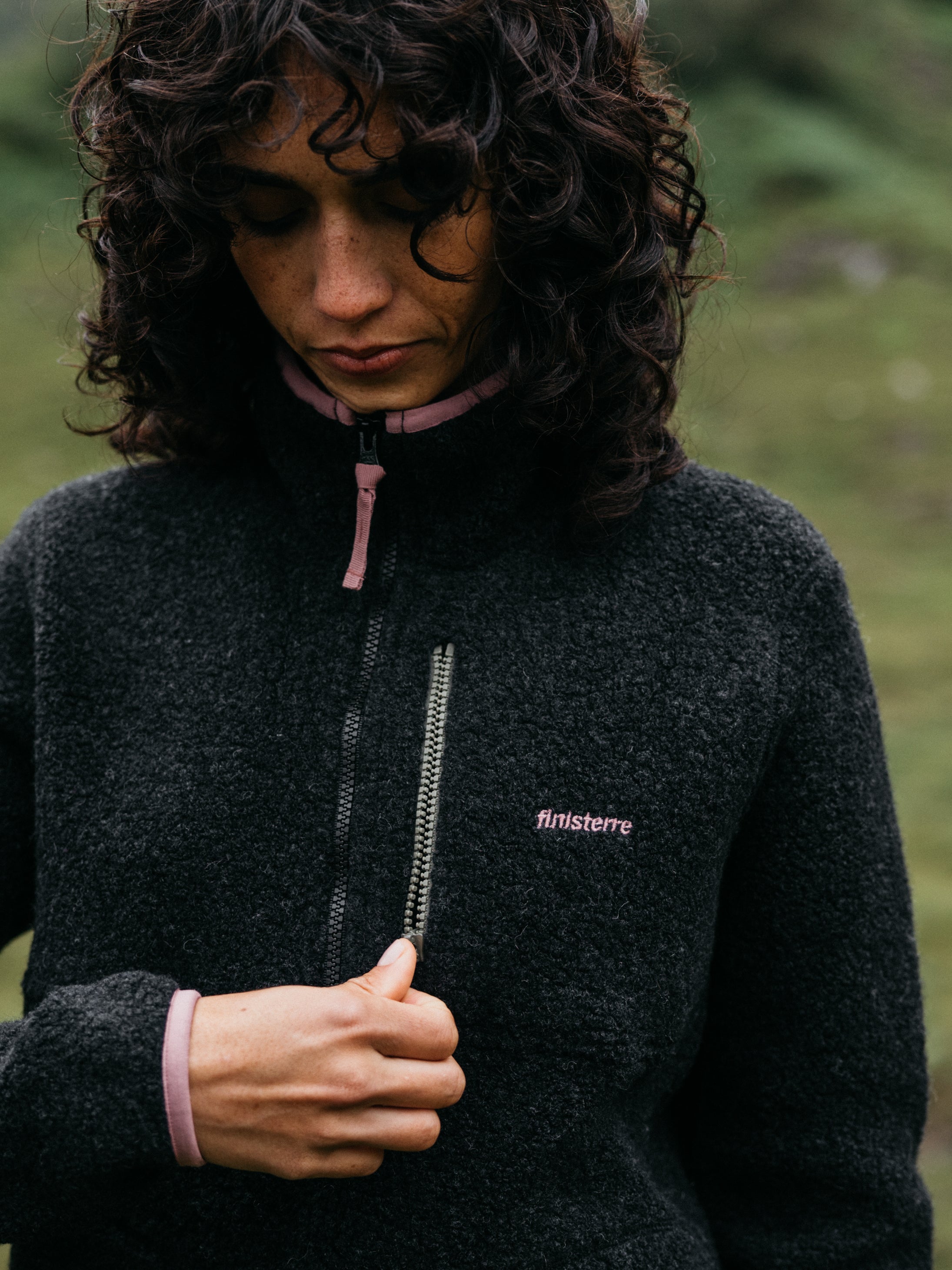 Recycled Wool 1/4 Zip Fleece in Raven Black - Hegen
